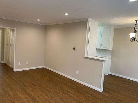 4th image of 2714 W Clark Ave #2C