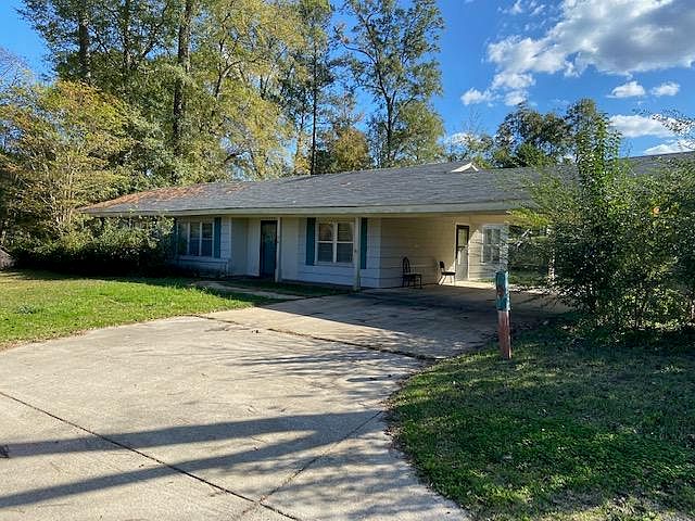 2nd image of 104 Norton Ln