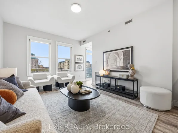 28 Prince Regent St #211, Markham, ON L6C 0V5