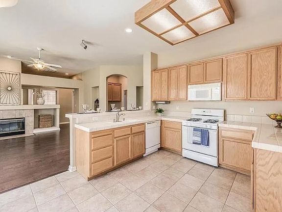 4th image of 1013 Kirby Ct