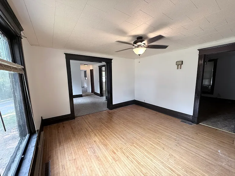 741 Elgin St #1 — Photo 8