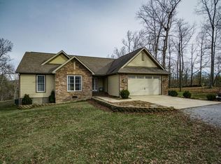 907 Clint Lowe Rd, Crossville, TN 38572