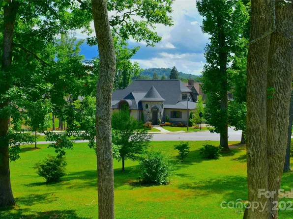 4 Chantilly Dr, Asheville, NC 28804