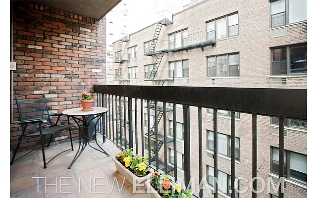 Sold by Douglas Elliman | media 18