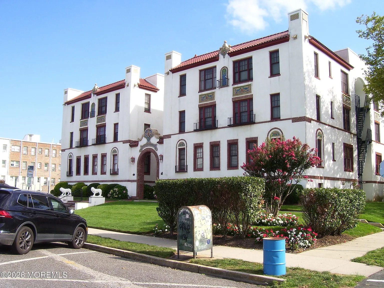 2 bed, 667 sqft, $2,700 — Photo 1