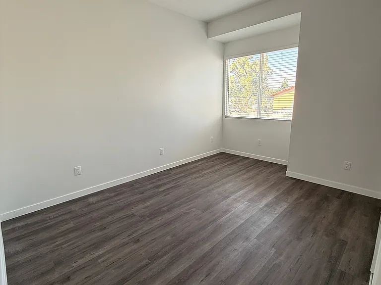1829 N Ave #1 — Photo 10