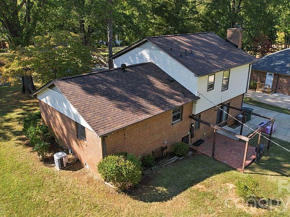 3rd image of 13519 Four Oaks Ln