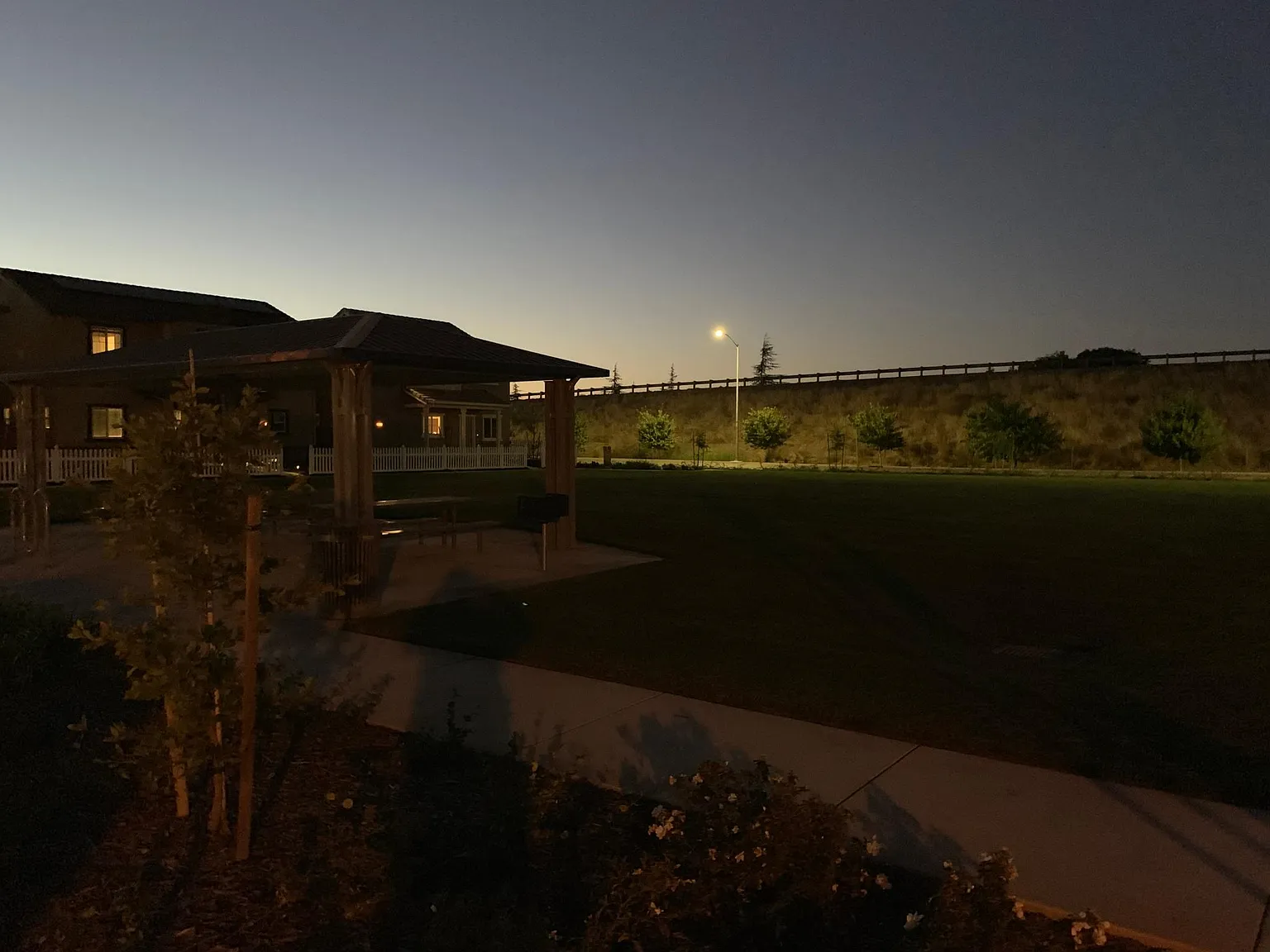 4 bed, 2.5 bath, 2002 sqft, $2,950 — Photo 4