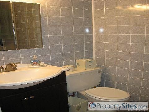 5th image of 54 Richmond Blvd Unit 1B