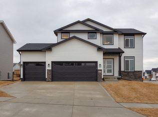 3095 Fairfield Dr, Waukee, IA 50263