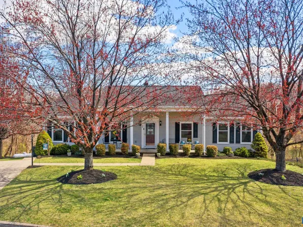 29 Gilnochie Ln, Staunton, VA 24401