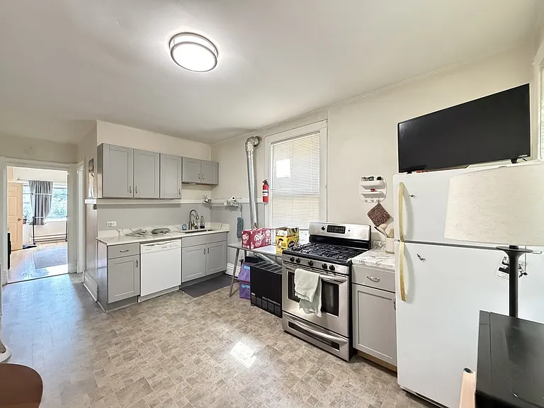 3426 N Lincoln Ave #3 — Photo 2