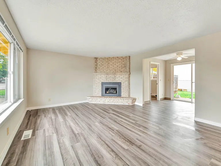 Savage / Ellis Duplex — Photo 13