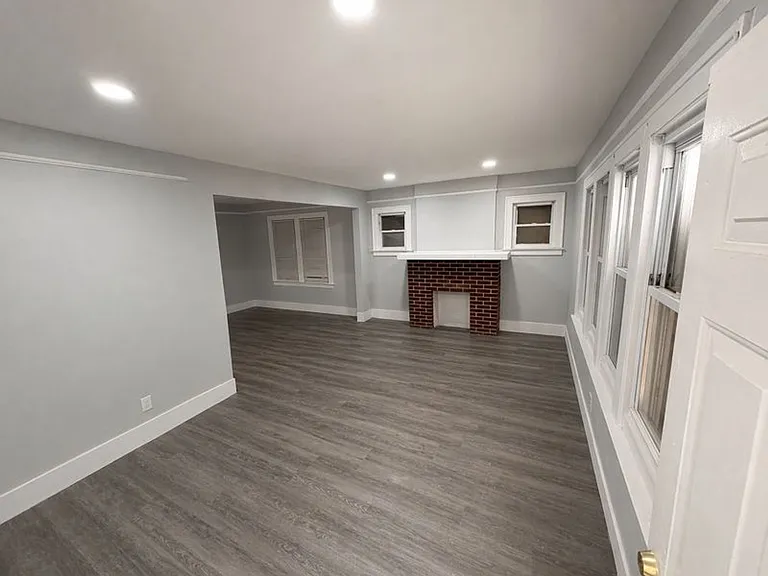 13944 Winthrop St — Photo 6
