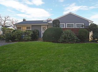 566 Evergreen Ln, East Meadow, NY