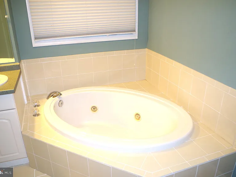 812 Petinot Pl — Photo 11