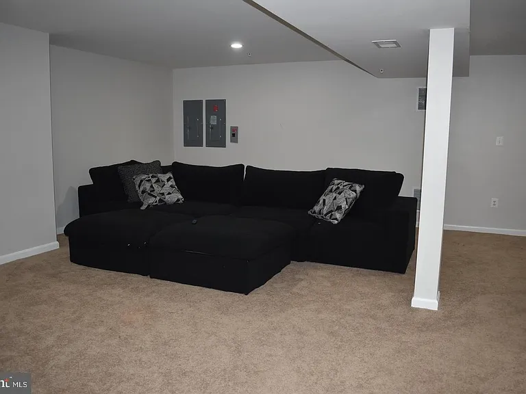 2900 Valerian Ln — Photo 20
