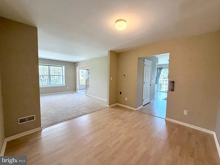 5504 Essex Ln — Photo 11