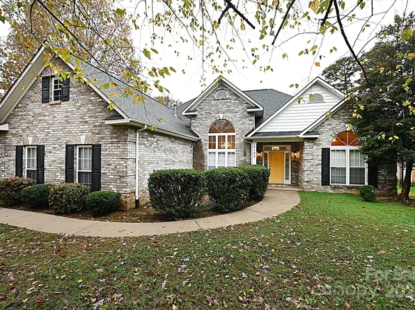 2123 13th Street Ct NE, Hickory, NC 28601