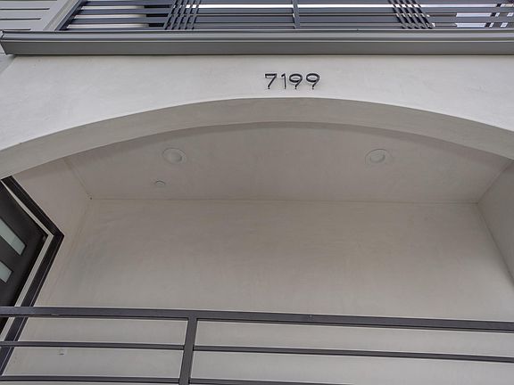 2nd image of 7199 S La Cienega Blvd