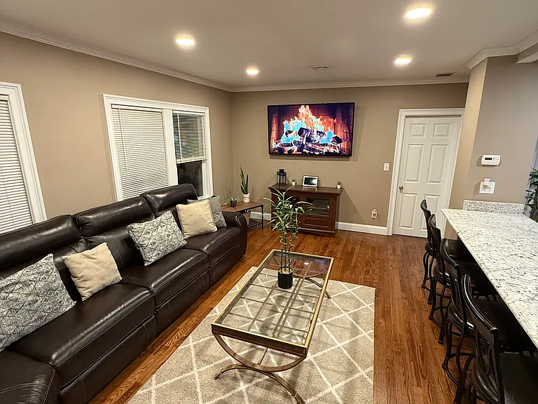 13-15 Howard Ave — Photo 7