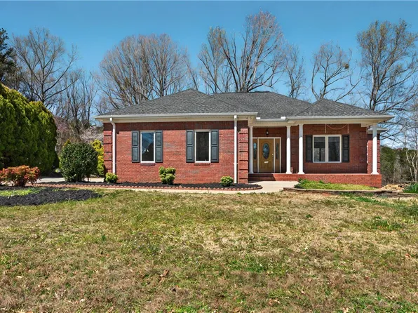 207 Amethyst Way, Seneca, SC 29672