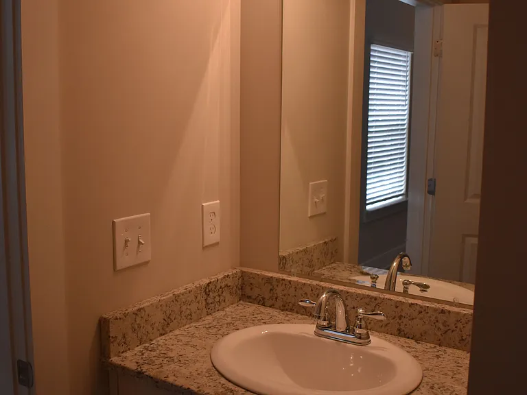 Union Avenue Court Apartments — Photo 6