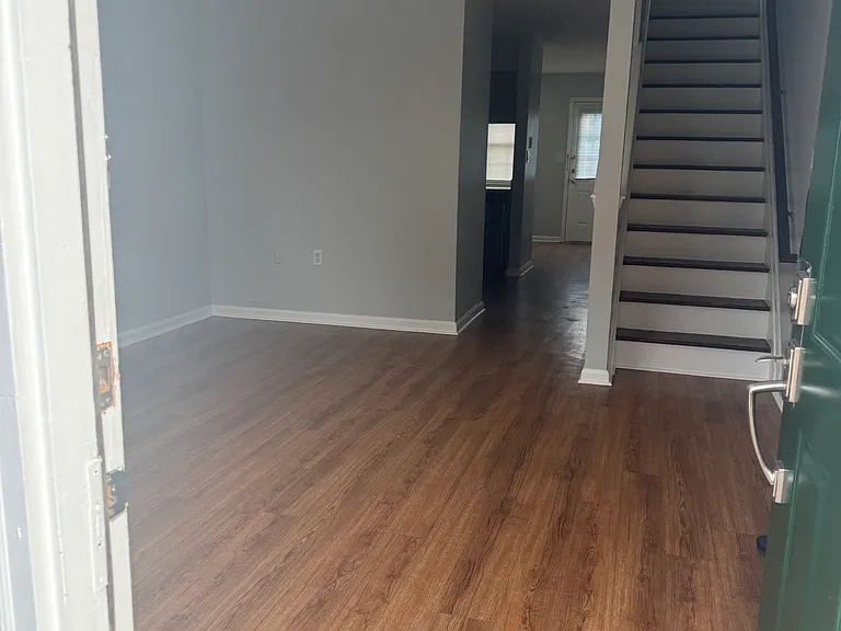 52 Boyd St — Photo 2