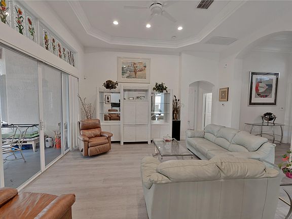 Home For Sale In BELLAGGIO TOWNE PARK