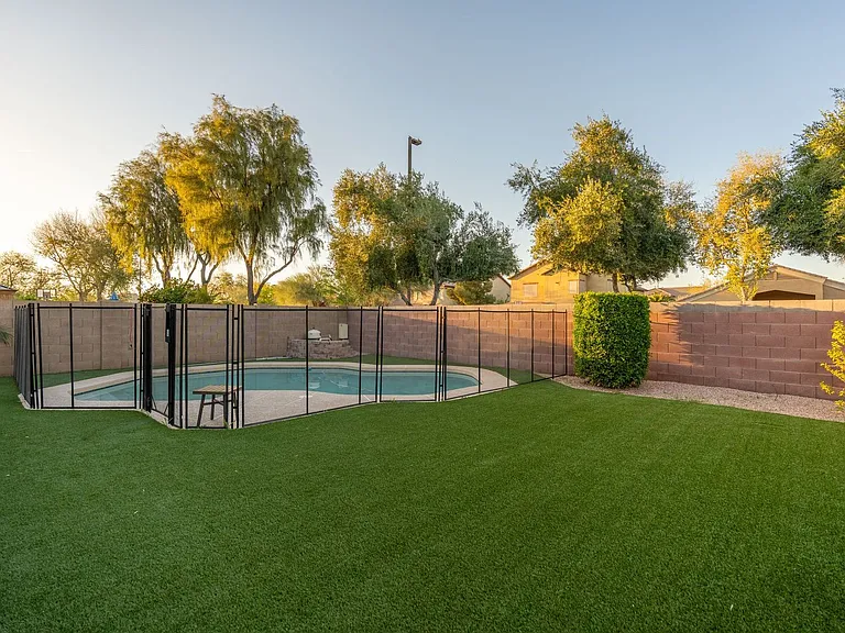 1546 E Nightingale Ln — Photo 88