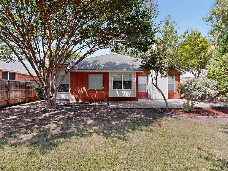 2312 London Dr — Photo 27
