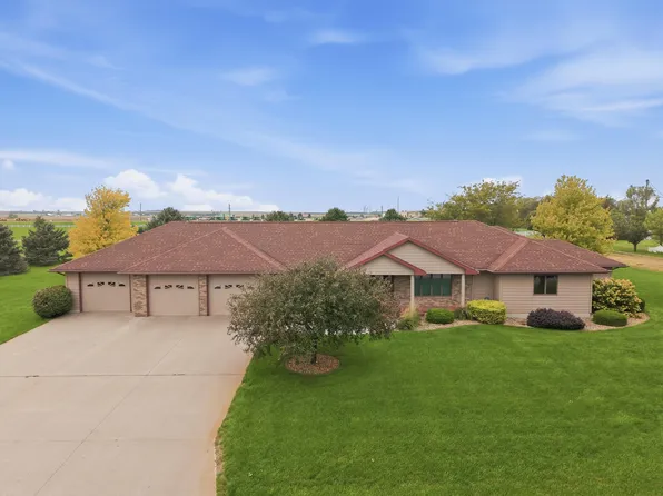 625 S Dakota Ave, Corsica, SD 57328