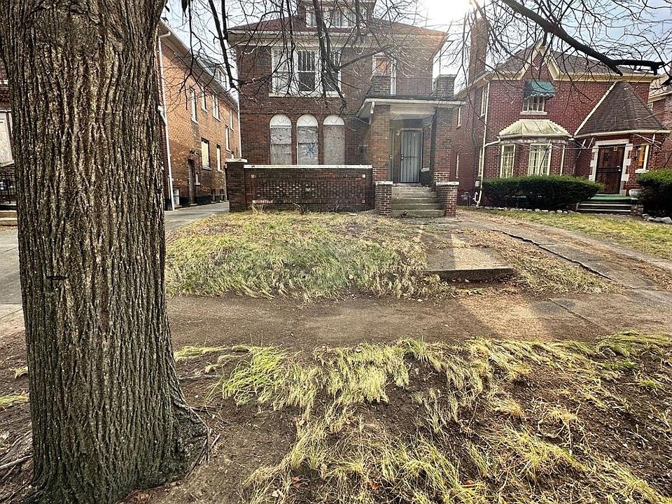 1st image of 2725 Leslie St