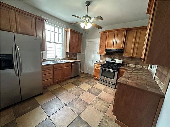4th image of 4419 Orleans Ave