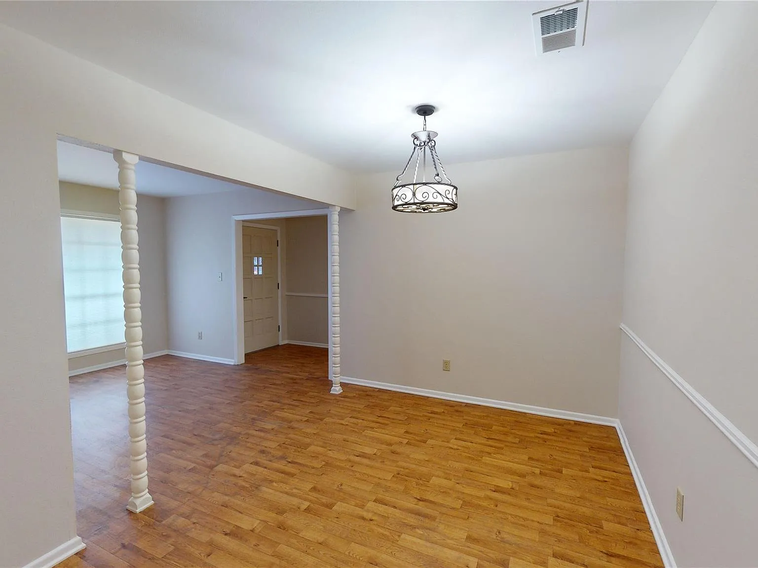 3 bed, 2.0 bath, 1777 sqft, $1,800 — Photo 4