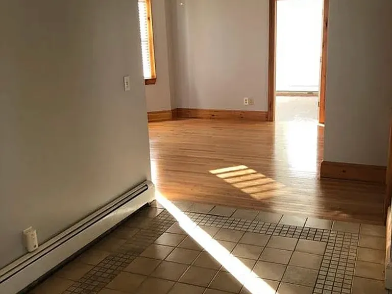 575 Dubuque St #1 — Photo 10