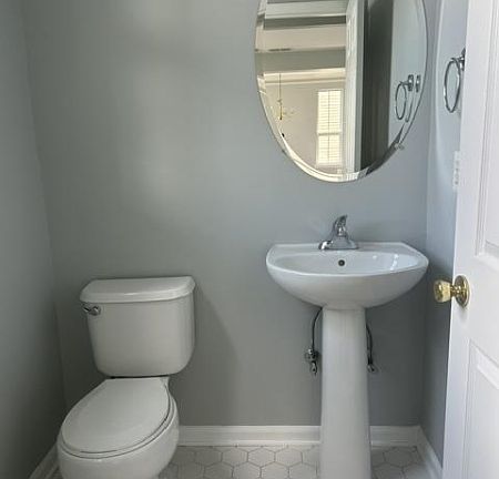 4th image of 246 Winding Hill Dr