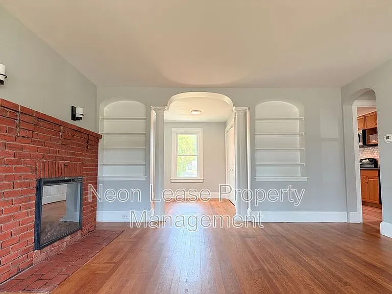 880 S State St #1 — Photo 7