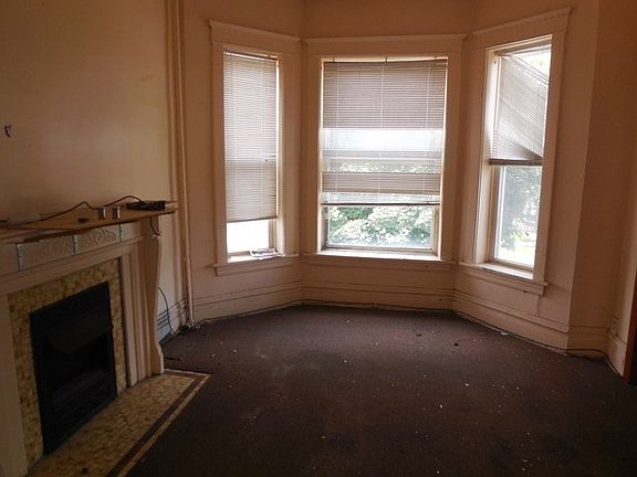 3rd image of 5823 S Wabash Ave