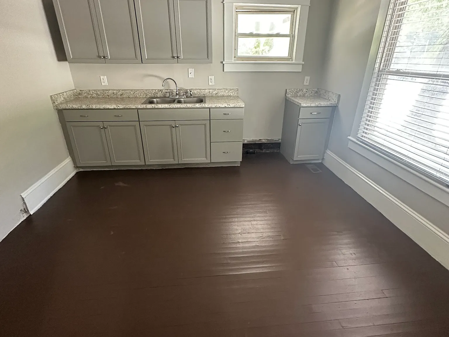 2 bed, 750 sqft, $1,300 — Photo 3