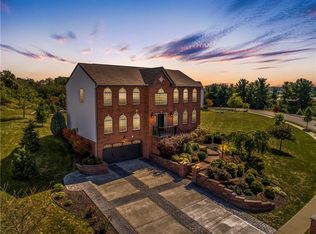 151 Nottingham Dr, Pittsburgh, PA 15205