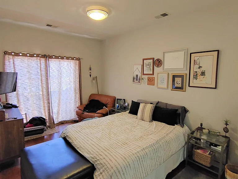 521 N Racine Ave #2 — Photo 6