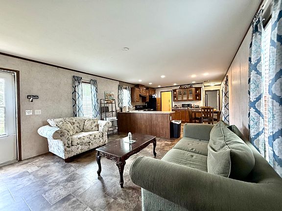 5th image of 52 Cherry Ln