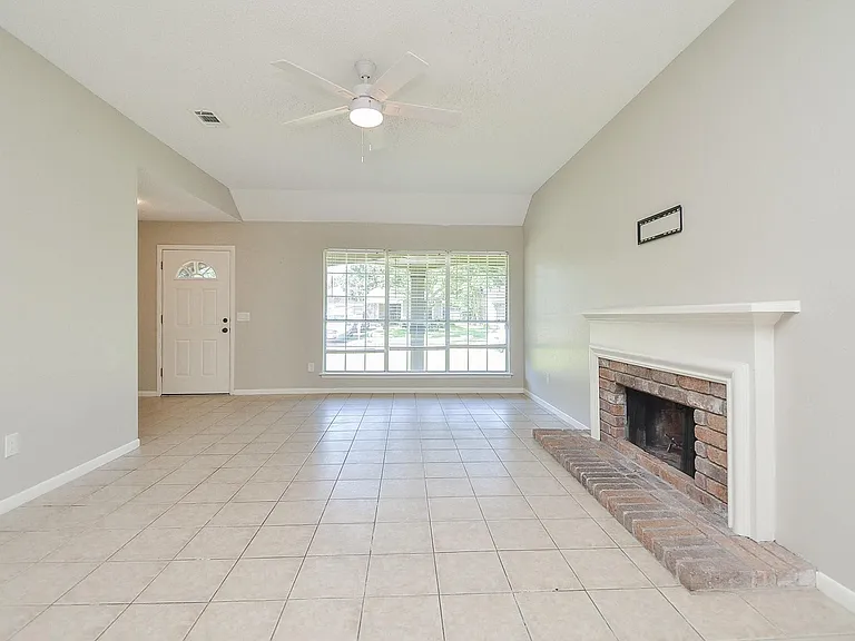 22630 Powell House Ln — Photo 5