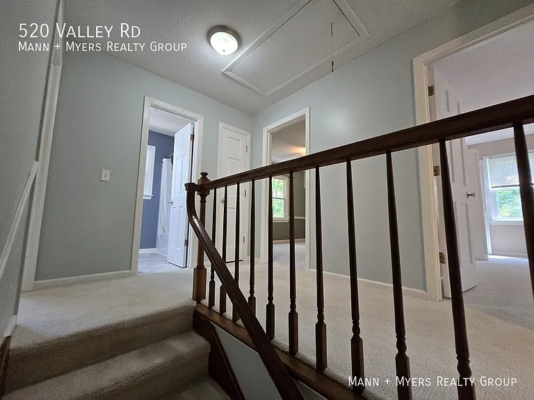 520 Valley Rd — Photo 25
