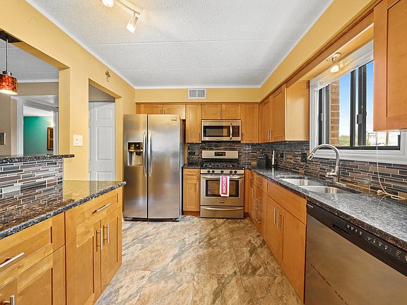 5th image of 9605 Austin Ave APT 4