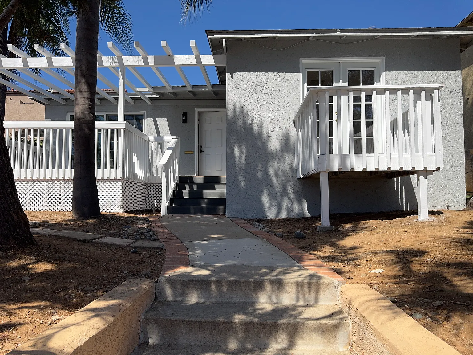 406 N Clementine St — Photo 1