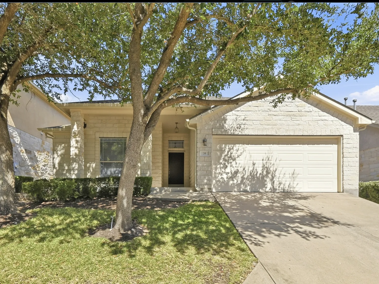 3 bed, 1615 sqft, $2,850 — Photo 1