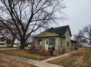 300 1st Ave, Armstrong, IA 50514