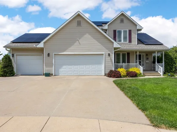 490 W 34th Ct, Marion, IA 52302